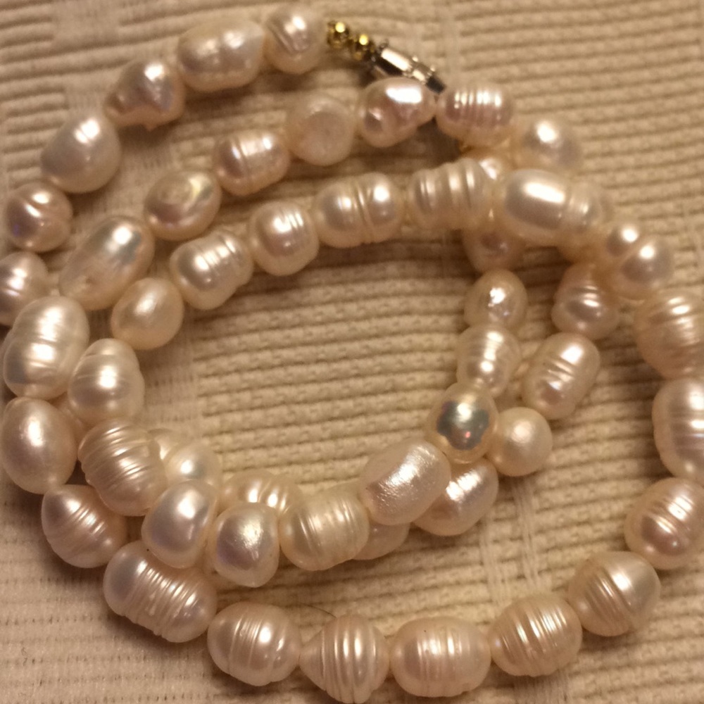 Real pearls - Picture 2 of 2
